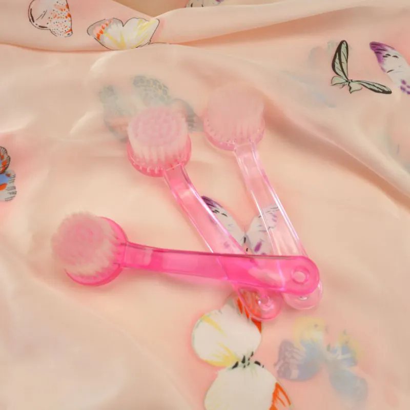 Are Plastic Brushes Good for Hair?